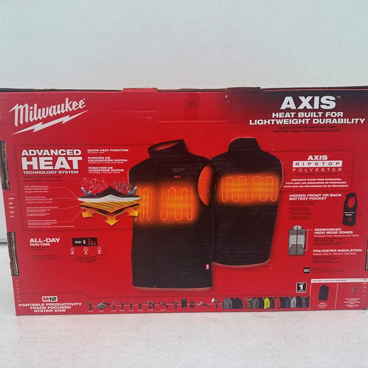 #1586 • Milwaukee M12™ Heated AXIS™ Vest (black) 3X Large