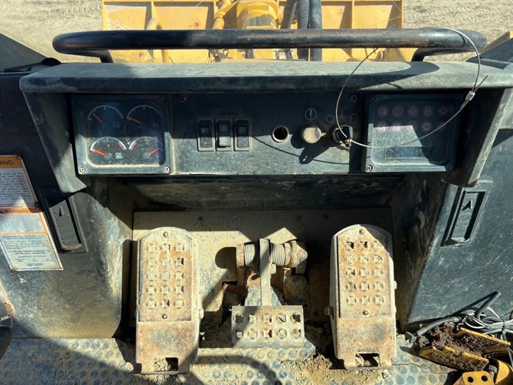 caterpillar-953c-image-36