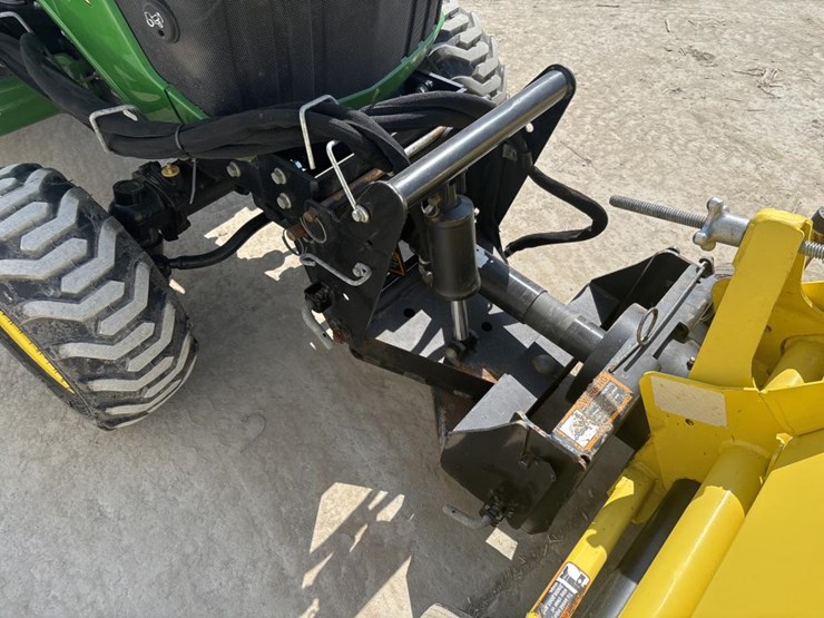 john-deere-1025-image-16