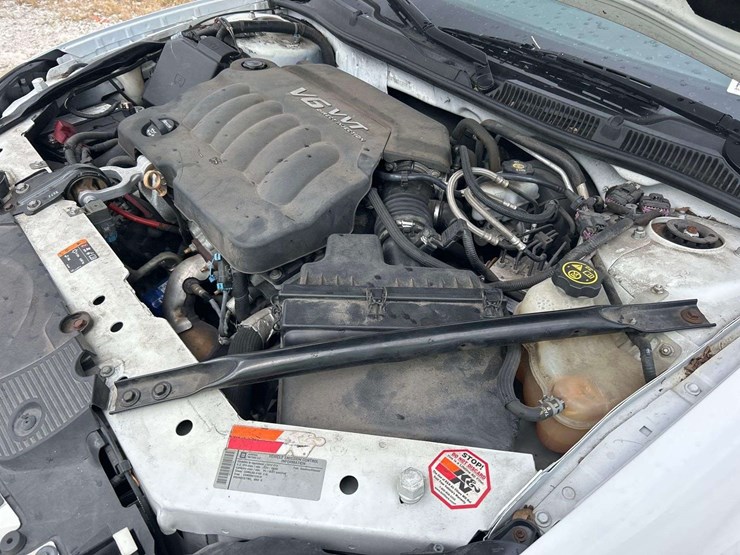 2012-chevrolet-impala-sedan-image-8
