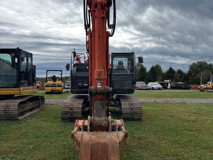 2017-hitachi-zx245us-lc-6n-image-2