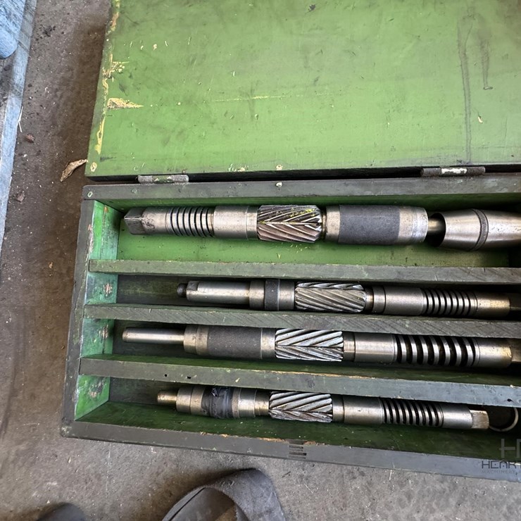 SET OF LARGE PRECISION REAMERS SET OF LARGE PRECISION REAMERS