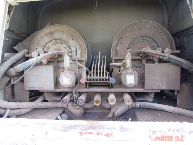 (x)-(14-11)-1999-gmc-c6500-s/a-fuel-truck,-vin-1gd-image-5