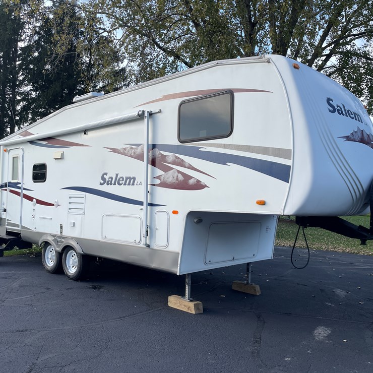 #100 • 2007 Forest River Salem LA 28" Camper (Downing, WI) (Has WI Title)