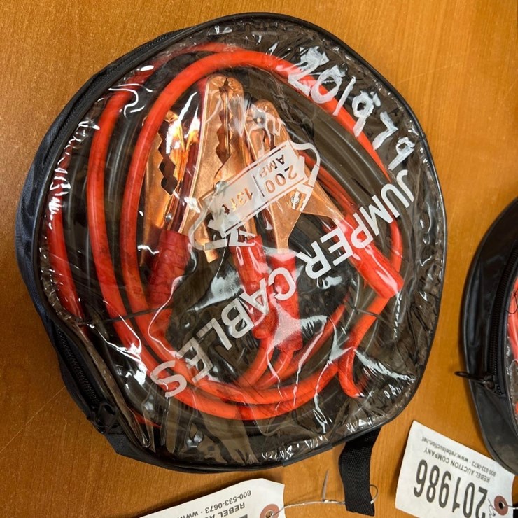 UNUSED 200 AMP 13' JUMPER CABLES