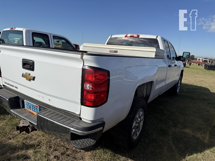 2017-chevrolet-silverado-2500hd-image-23