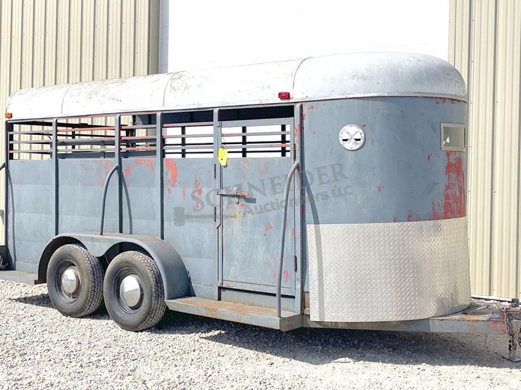 1976-snct-16'-stock-trailer-image-1