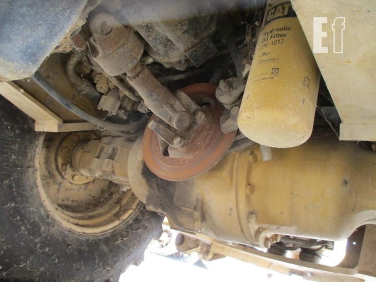 2004-caterpillar-416d-image-18