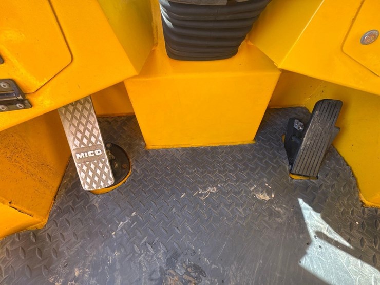 2020-sellick-s80j4e-2ps-rough-terrain-forklift-image-24