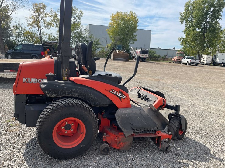 kubota-zd321-image-4