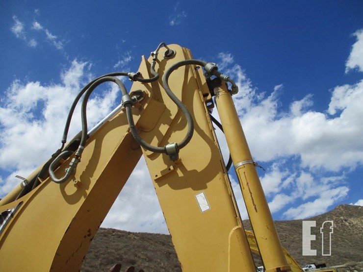 2004-caterpillar-416d-image-16