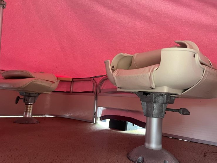 #1044-•-2015-premier-horizon-pontoon-boat-w/-trailer-image-2