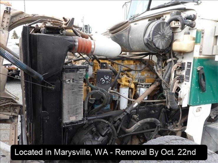 2001-peterbilt-357-image-10