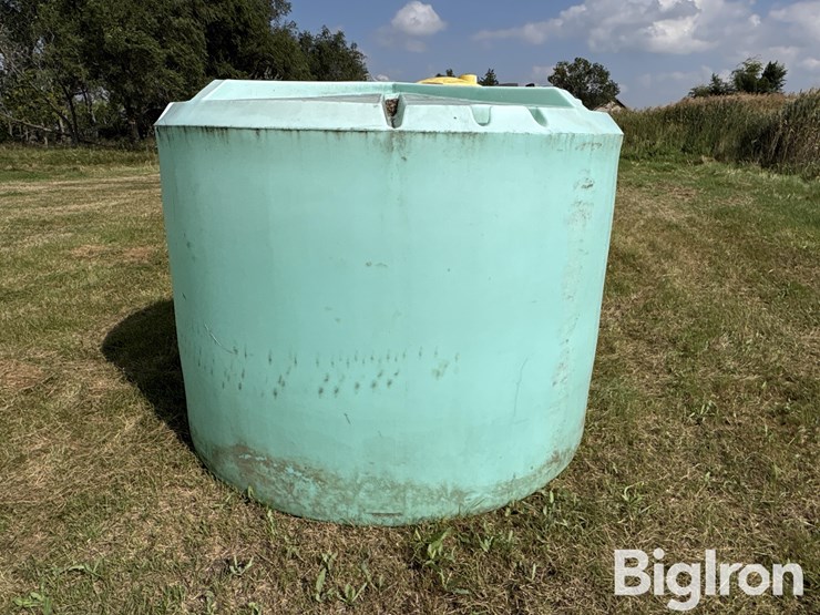 green-1500-gallon-liquid-tank-image-4