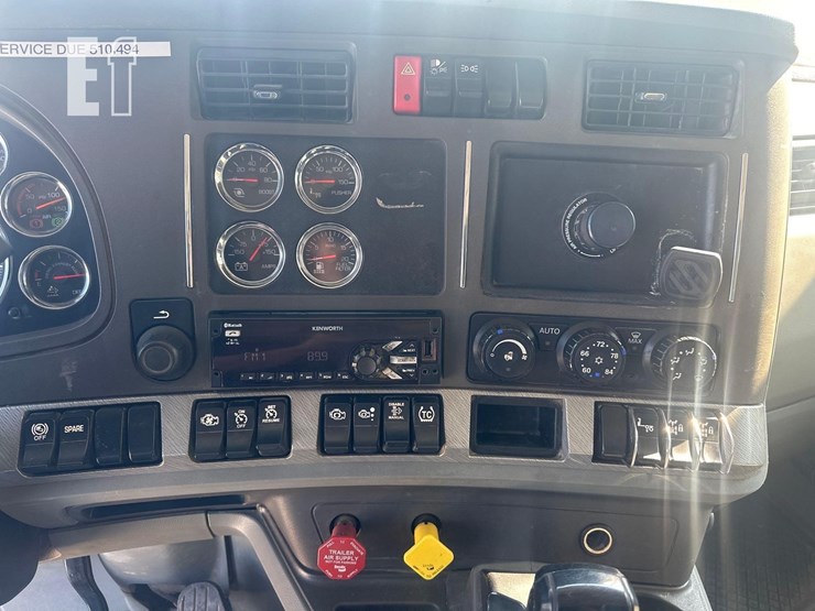 2018-kenworth-t880-image-28