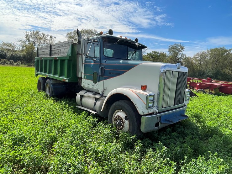 #4432-•-1989-international-grain-truck-(no-title)-image-3