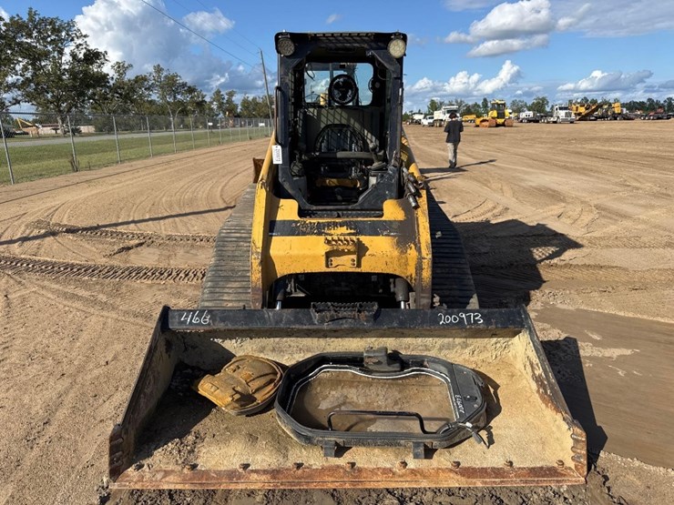 2005-caterpillar-267b-image-2