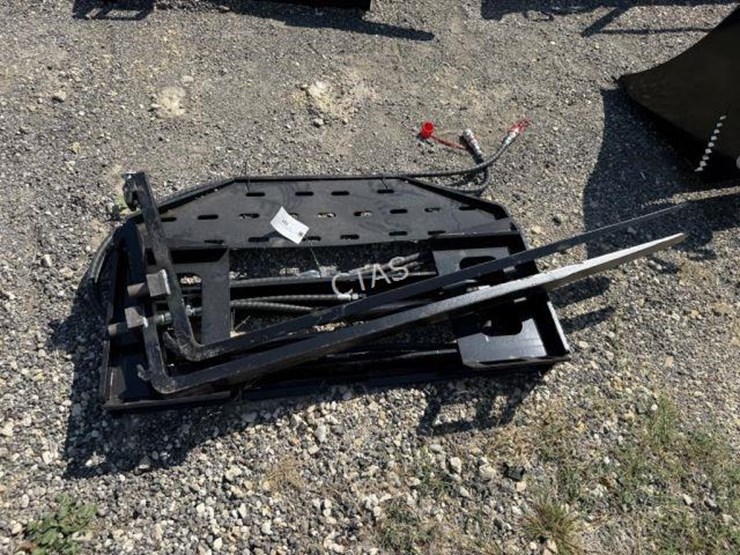 #101-•-skid-steer-hydraulic-side-shift-forks-image-2