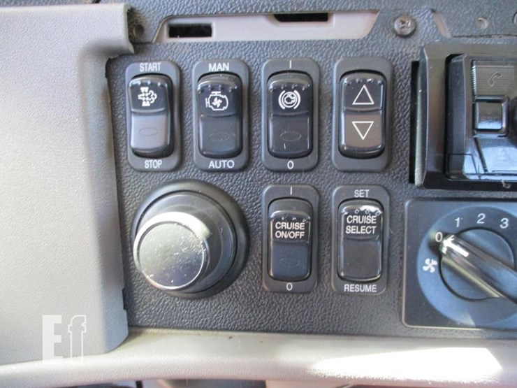2014-peterbilt-367-image-12