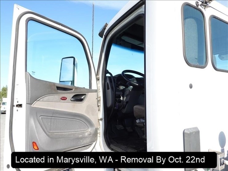 2015-peterbilt-567-image-15
