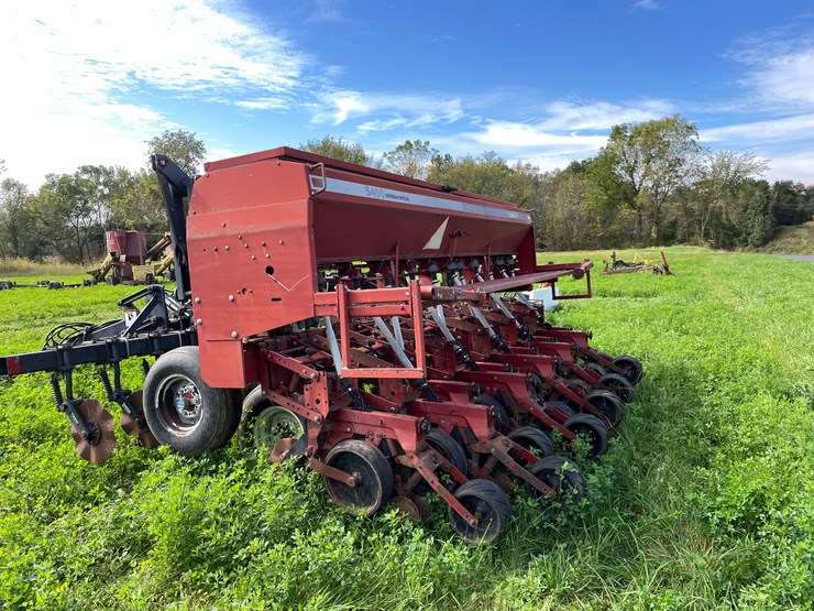 #4455-•-case-5400-soybean-special-grain-drill-image-10