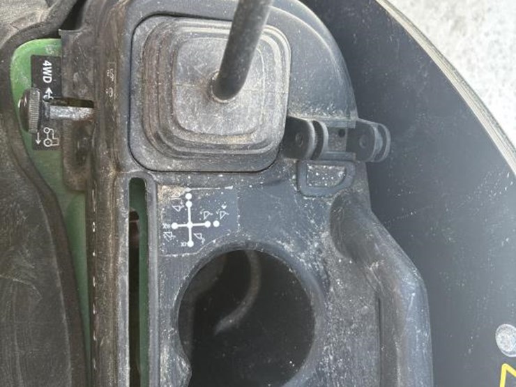john-deere-1025-image-46