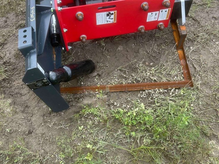 2025-raytree-rmh680-hydraulic-hammer/breaker-skid-steer-attachment-image-2