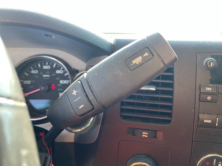 2010-chevrolet-silverado-1500-image-77