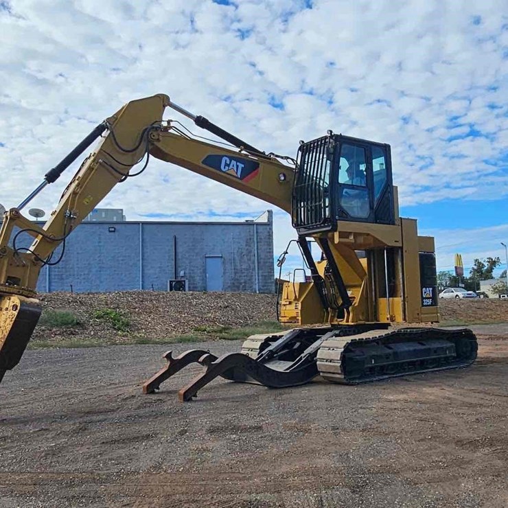 2018 CATERPILLAR 325FLCR