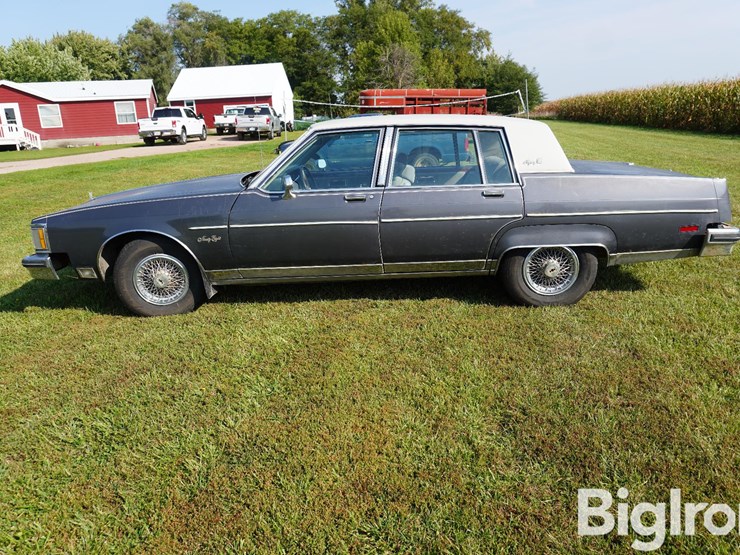 1982-oldsmobile-ninety-eight-4-door-sedan-image-8