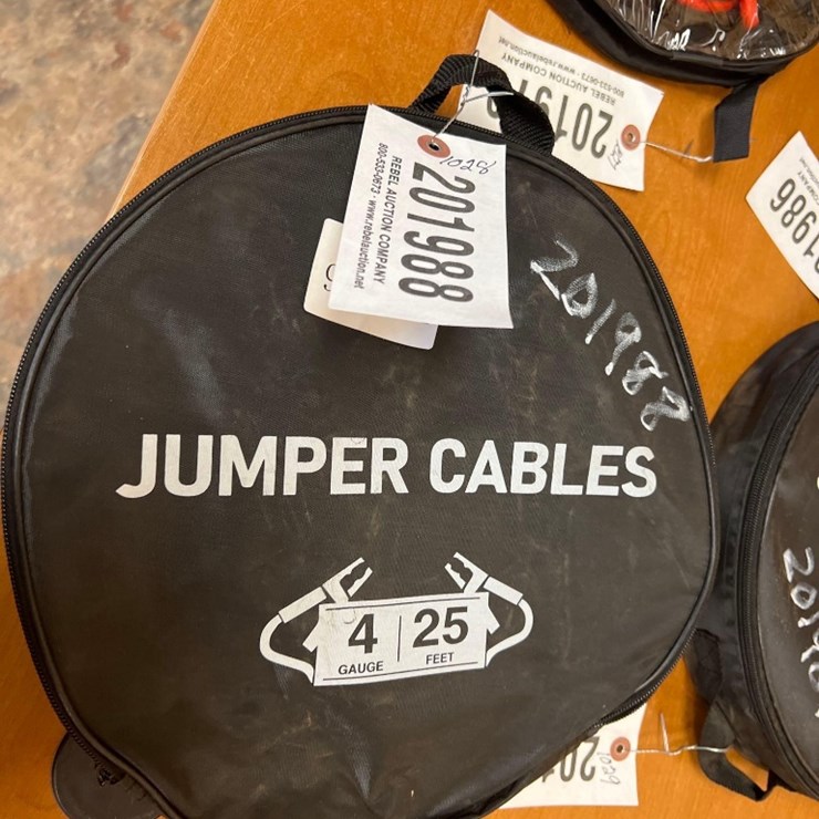 UNUSED 4 GAUGE 25' JUMPER CABLES