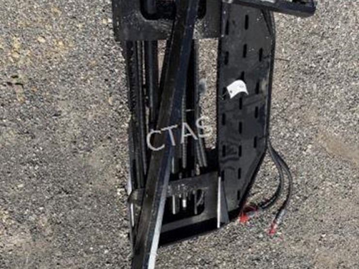 #100-•-skid-steer-hydraulic-side-shift-forks-image-4