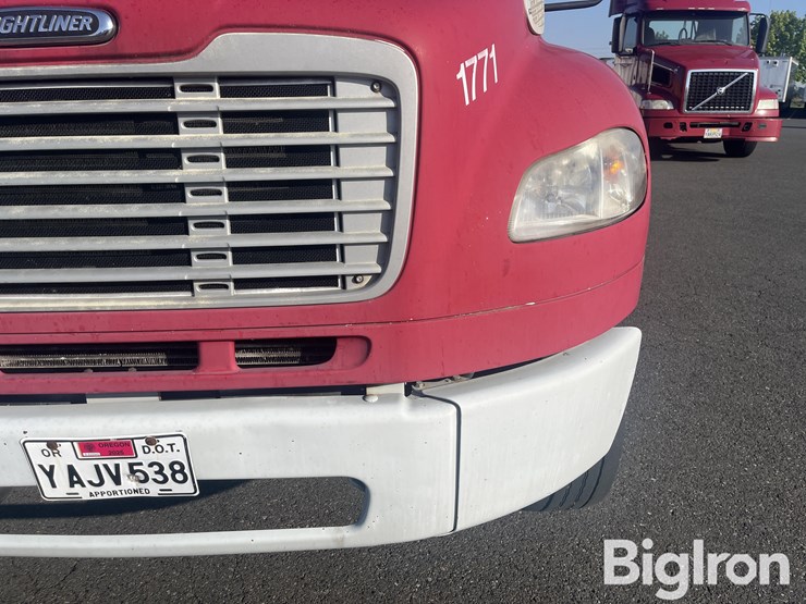 2006-freightliner-m2-truck-tractor-image-11