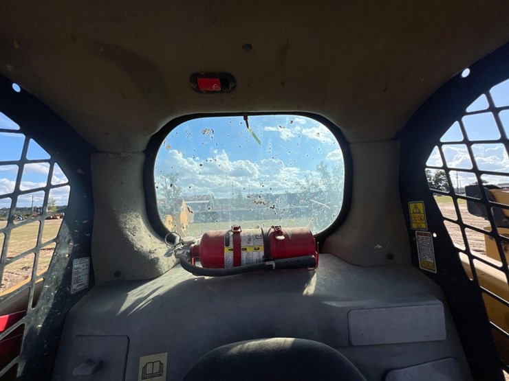 2017-caterpillar-249d-image-27