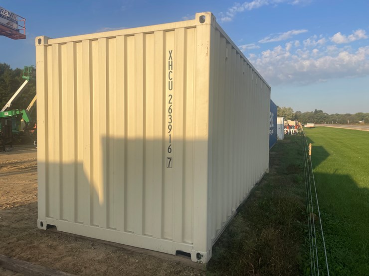 #303-•-20'-shipping-container-image-4