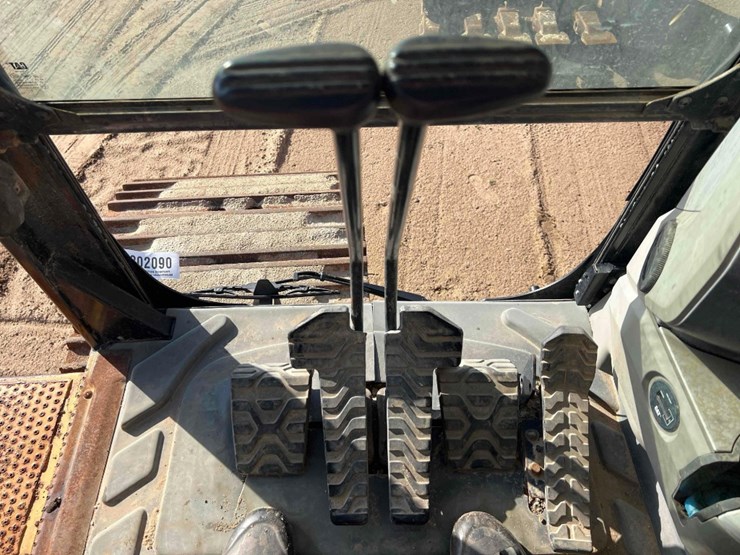 2016-caterpillar-336fl-image-13