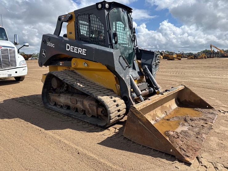 2017-deere-333g-image-4