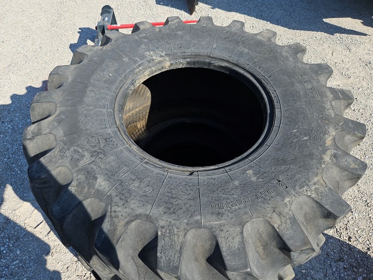 #203623-•-used-28l-26-tires-image-2