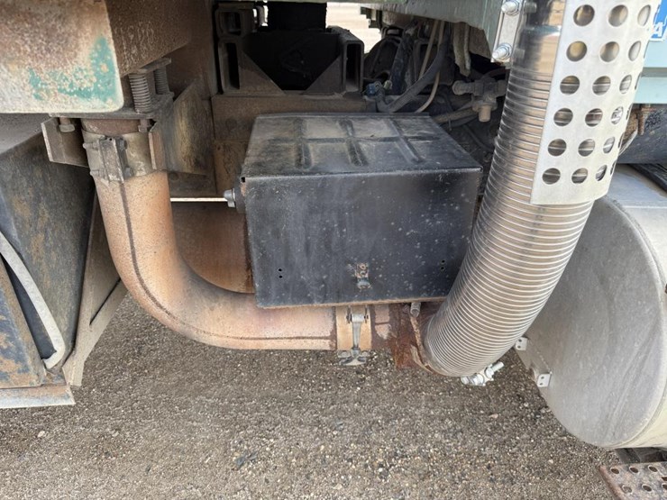 1995-ford-l9000-image-39