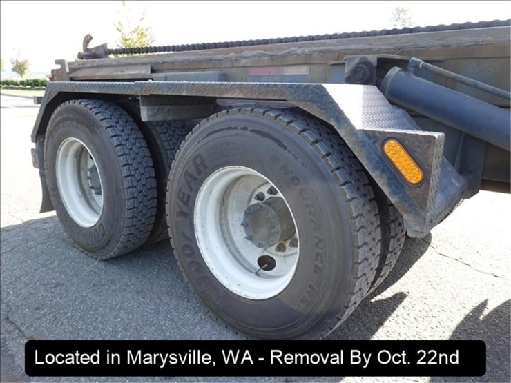 2015-peterbilt-567-image-35