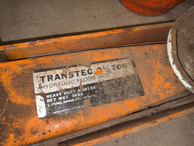 2-1/4-ton-floor-jack-image-3