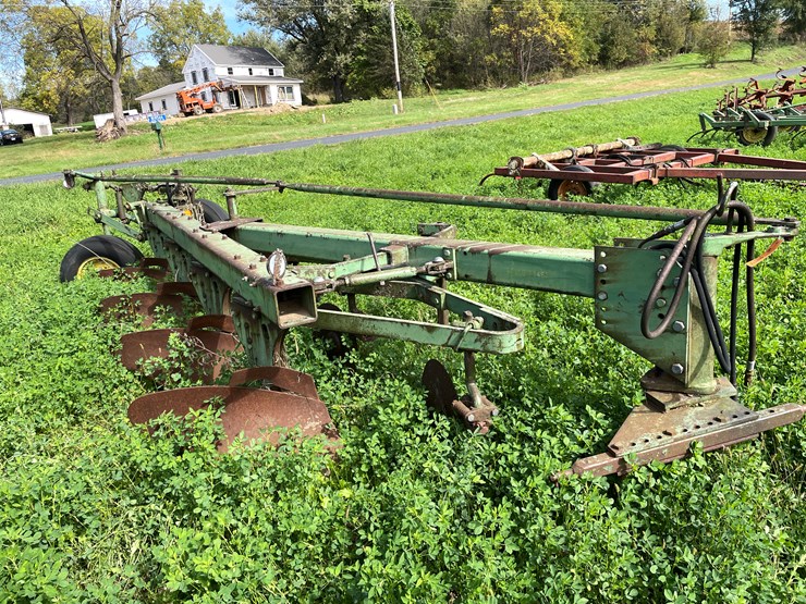 #4462-•-john-deere-(4)-bottom-plow-image-2