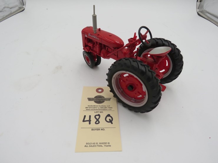 ertl-farmall-c-1/16th-scale-tractor-image-2
