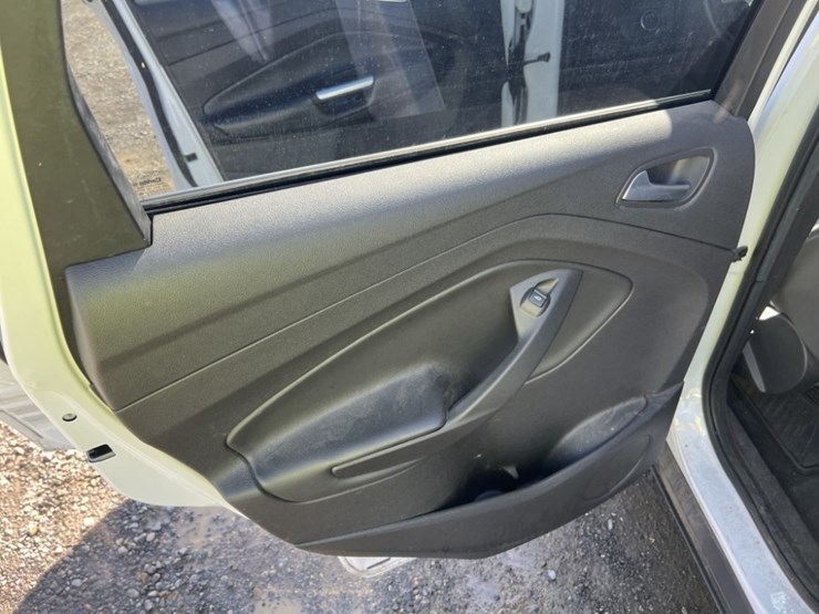 2014-ford-escape-image-23