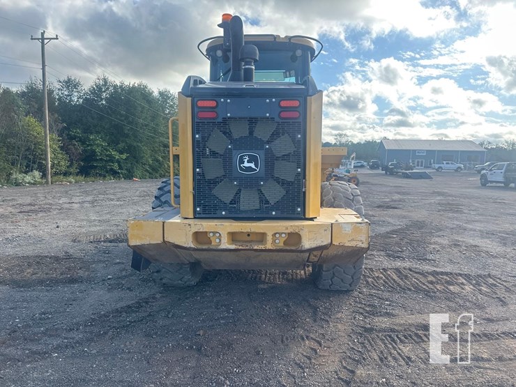 2017-deere-624kii-image-4