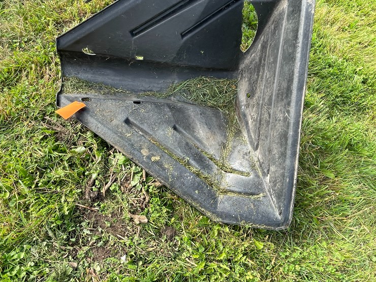 #4493-•-(2)-used-hopper-bins-image-8