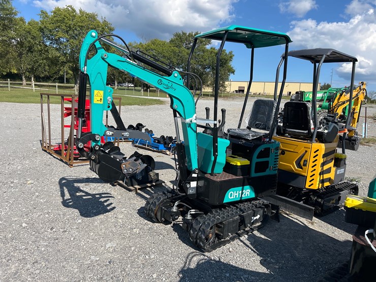 #11-•-2025-cfg-industrial-qh12r-mini-excavator-image-1