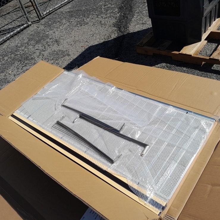 LOT#-732-EASY ROLLER GRAVITY FED ROLLER TRACK SYSTEM