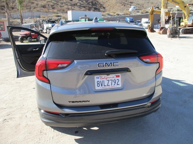 2021-gmc-terrain-slt-image-16