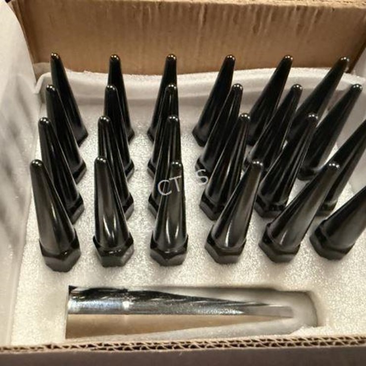 #35 • Spike Lug Nuts